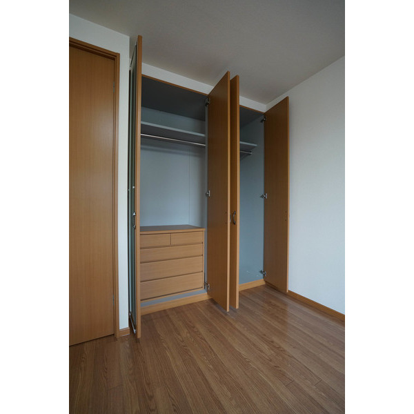 収納　同じ建物の別のお部屋