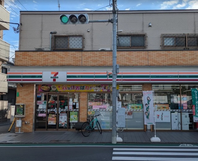 コンビニ　セブンイレブン大田区羽田店（コンビニ）まで526m