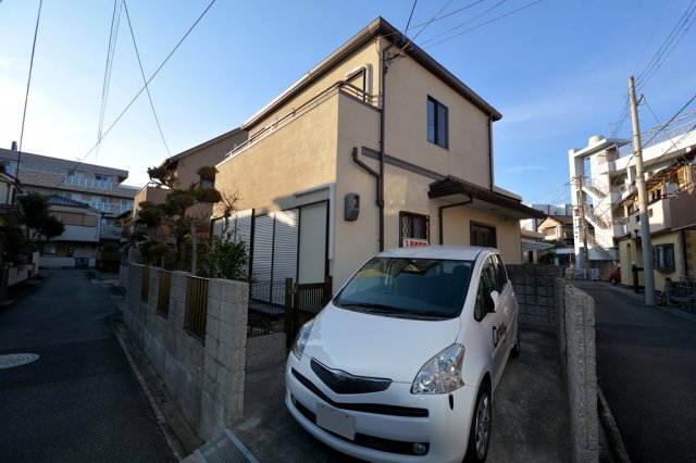 建物外観　閑静な住宅地の東南角家♪