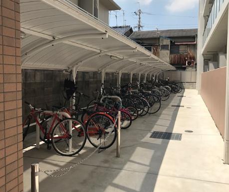 駐車場　敷地内には入居者専用の駐輪スペースもあります。