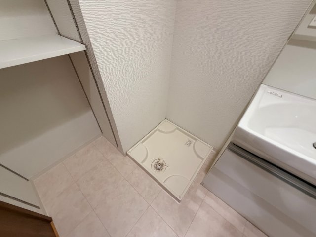 その他設備　室内に洗濯機置場があれば雨の日でも濡れる心配がございませんね