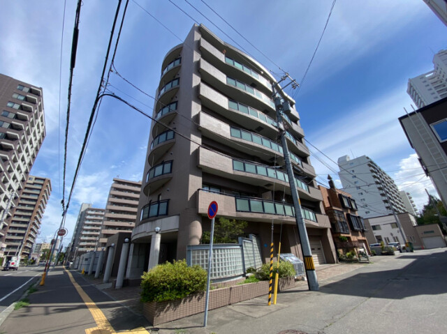 建物外観　札幌市中央区北２条西「ハウス円山公園」