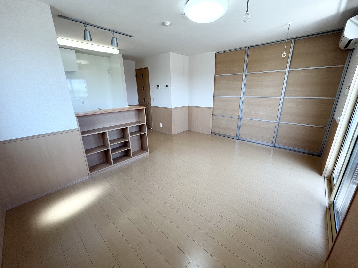居室・リビング　別部屋モデル写真