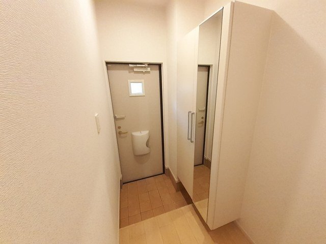 玄関　収納もある玄関です