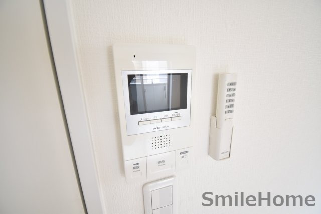 セキュリティ　TVモニターホンは安心ですね。誰か確認してから開けて下さいね