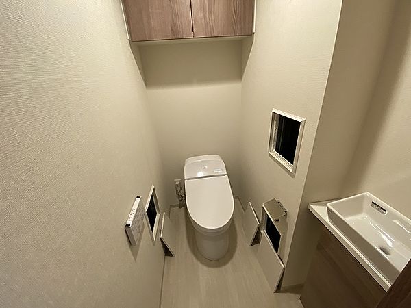 トイレ　※別部屋の参考写真です。