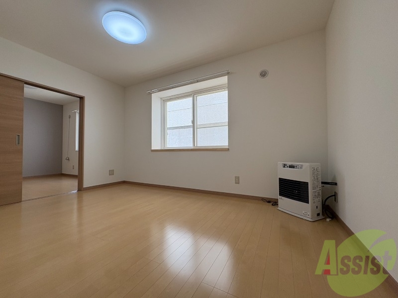 居室・リビング　広くてキレイなお部屋が広がっていて、充実した生活が送れそう。