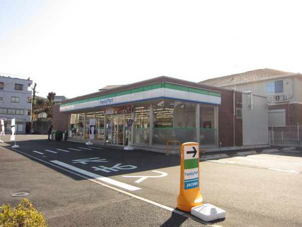 コンビニ　ファミリーマート佐倉大崎台店（コンビニ）まで561m