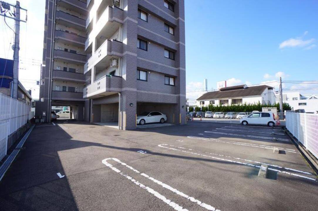 駐車場　駐車場