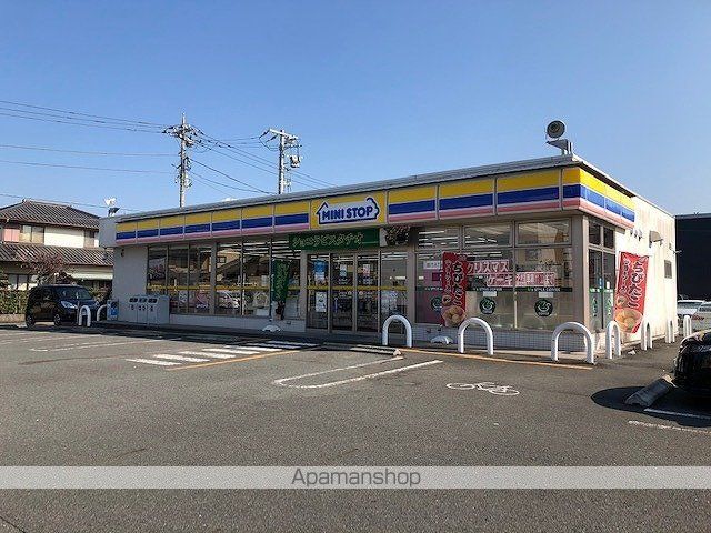 コンビニ　ミニストップ（コンビニ）まで974m
