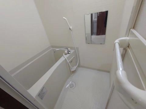 バス・シャワールーム　綺麗なバスルーム