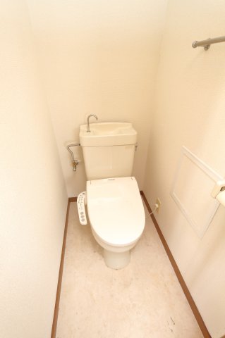 トイレ　参考写真（同物件別部屋）
