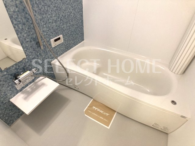 バス・シャワールーム　コンパクトで使いやすいお風呂です