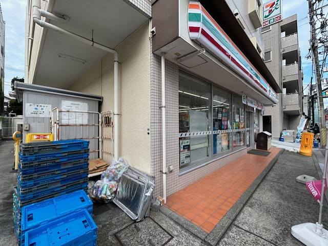 コンビニ　セブンイレブン 横浜六角橋店（コンビニ）まで180m