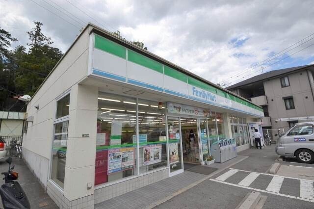 コンビニ　ファミリーマート上安一丁目店（コンビニ）まで352m