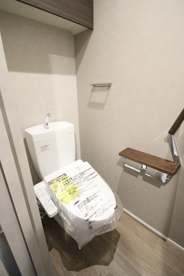 トイレ　※他号室の写真です