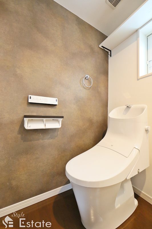 地下鉄鶴舞線 荒畑駅 徒歩5分 3階建 築8年のトイレ写真