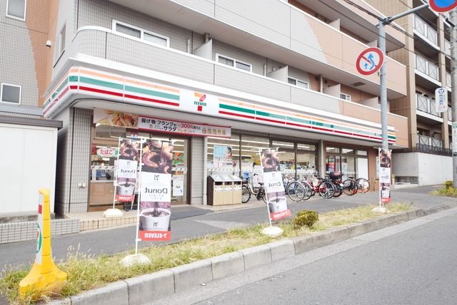 コンビニ　セブンイレブン東浦和駅南店（コンビニ）まで384m