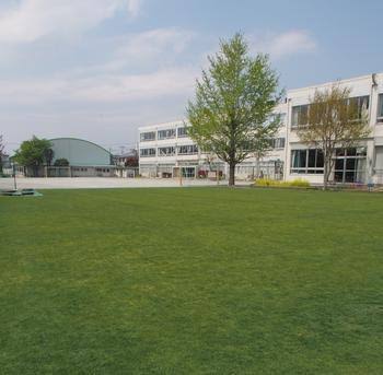 小学校　狛江市立狛江第五小学校（小学校）まで1496m