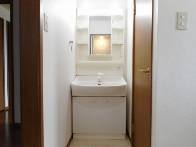 洗面設備　忙しい朝には欠かせない洗面所です