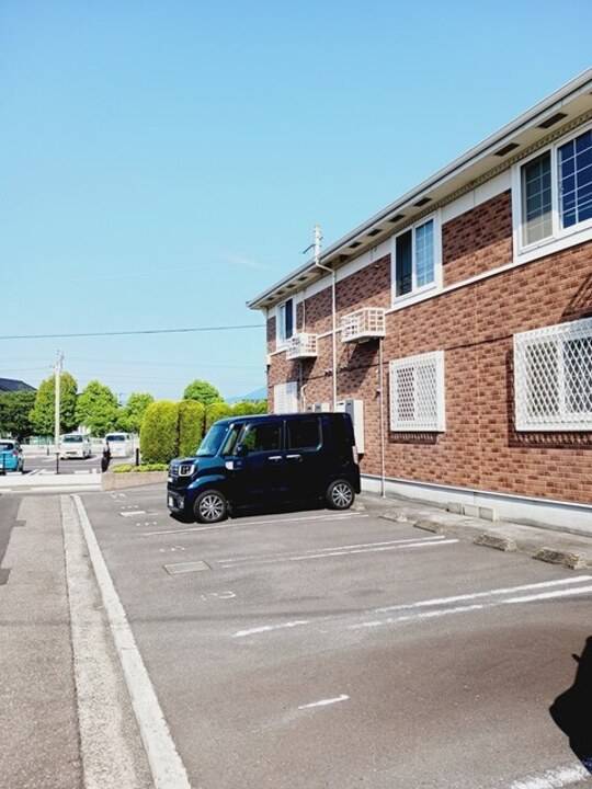 駐車場　駐車場