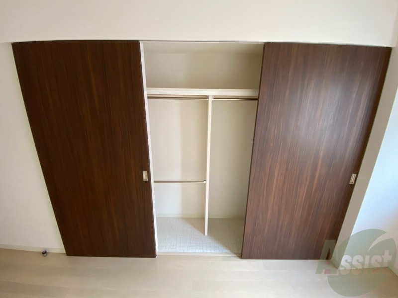 収納　寝室の収納です。部屋がすっきり片付きます。