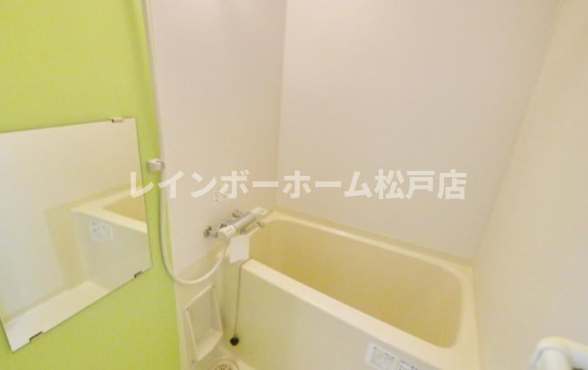バス・シャワールーム　きれいなお風呂です