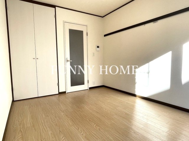 居室・リビング　南向きの明るいリビングです♪