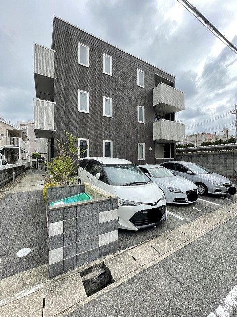 ピケルーナ西宮北口の外観写真