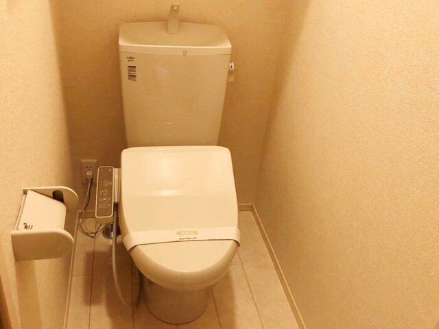 トイレ　温水洗浄暖房便座