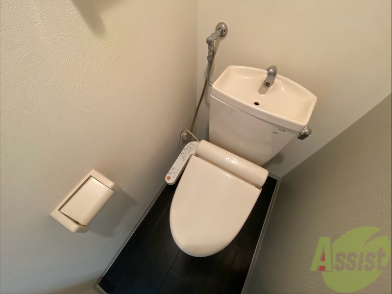 トイレ　こちらはトイレです。清潔感があり、安心して使用できます。
