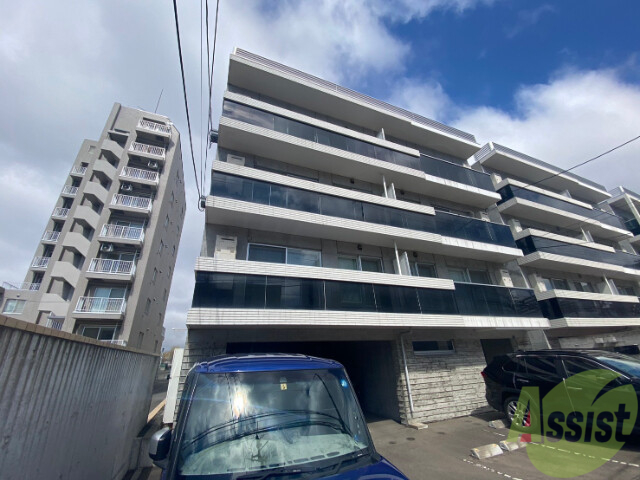 建物外観　札幌市中央区北１３条西「グランドライン」