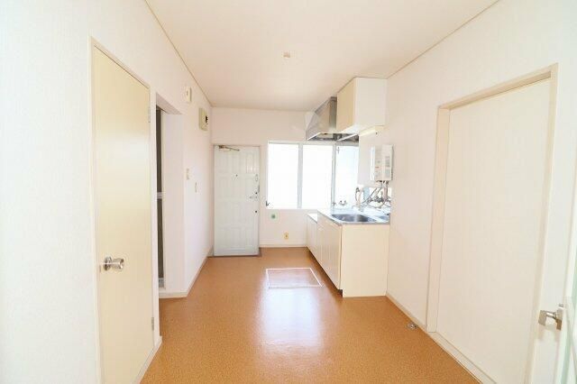 ファミール泉崎Bの玄関写真