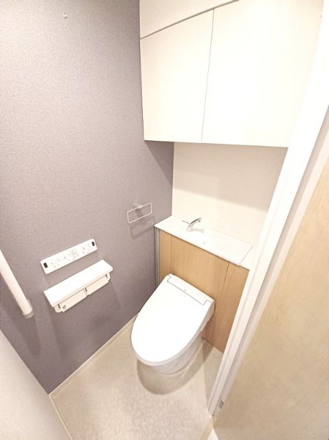 東京メトロ丸ノ内線 本郷三丁目駅 徒歩5分 11階建 築2年のトイレ写真