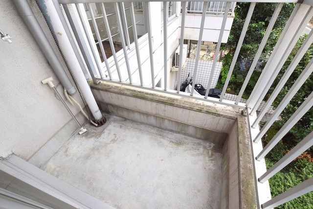 地下鉄御堂筋線 西中島南方駅 徒歩16分 5階建 築41年の内装写真