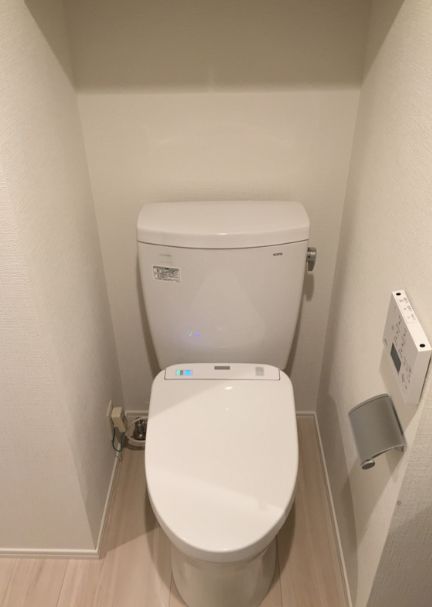 都営新宿線 菊川駅 徒歩5分 7階建 築11年のトイレ写真