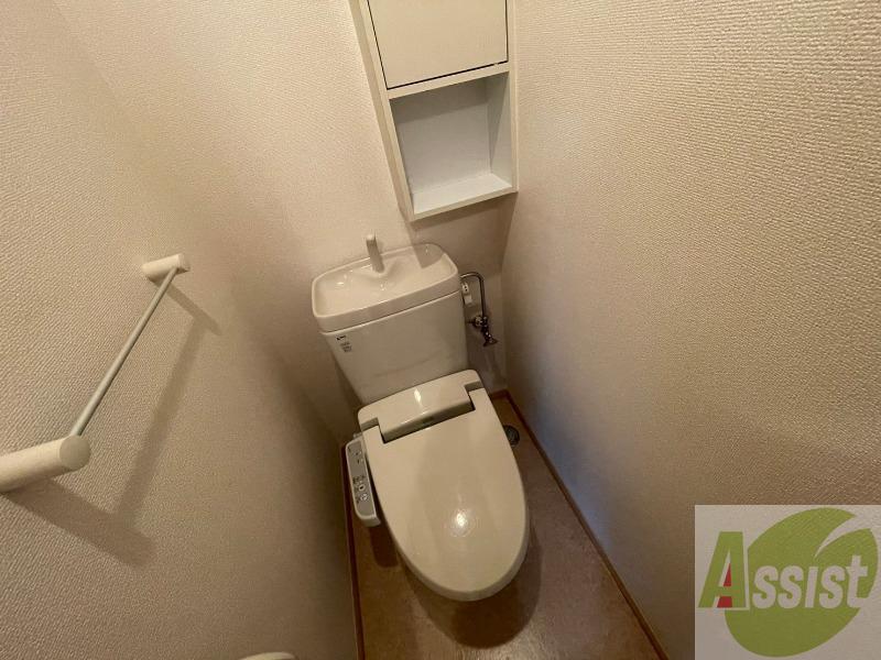 トイレ　こちらはトイレです。清潔感があり、安心して使用できます。