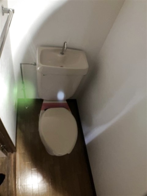 ＪＲ常磐線 土浦駅 徒歩14分 4階建 築38年のトイレ写真