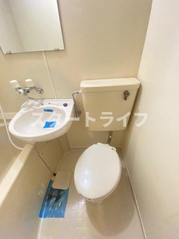 阪急京都線 十三駅 徒歩7分 5階建 築40年のトイレ写真