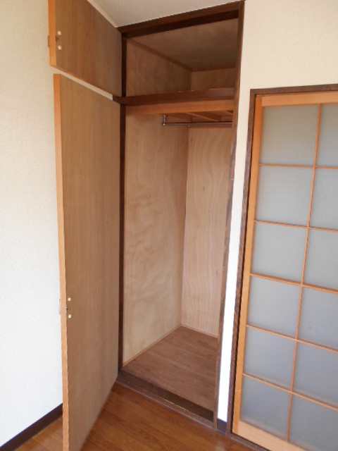 その他　居室内収納（クローゼット・半間分）完備