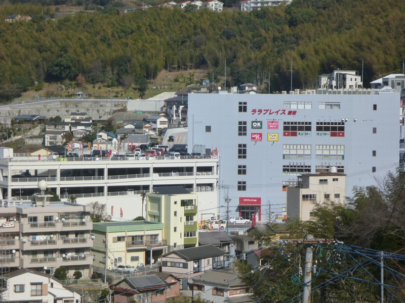 【長崎市田上のマンションのショッピングセンター】