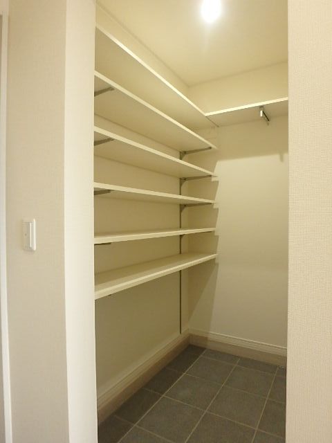 玄関　シューズクローク