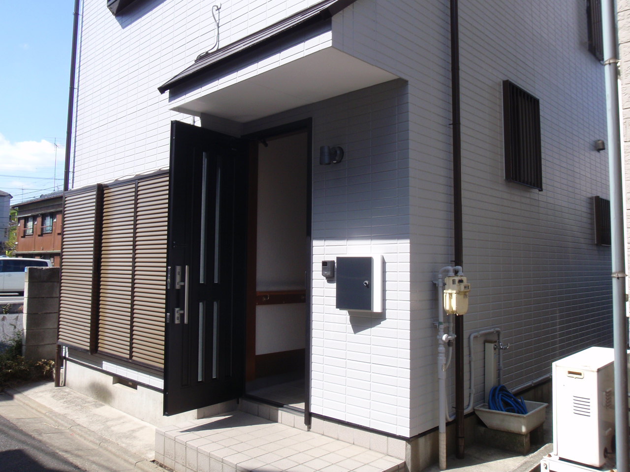 南小岩戸建の玄関写真