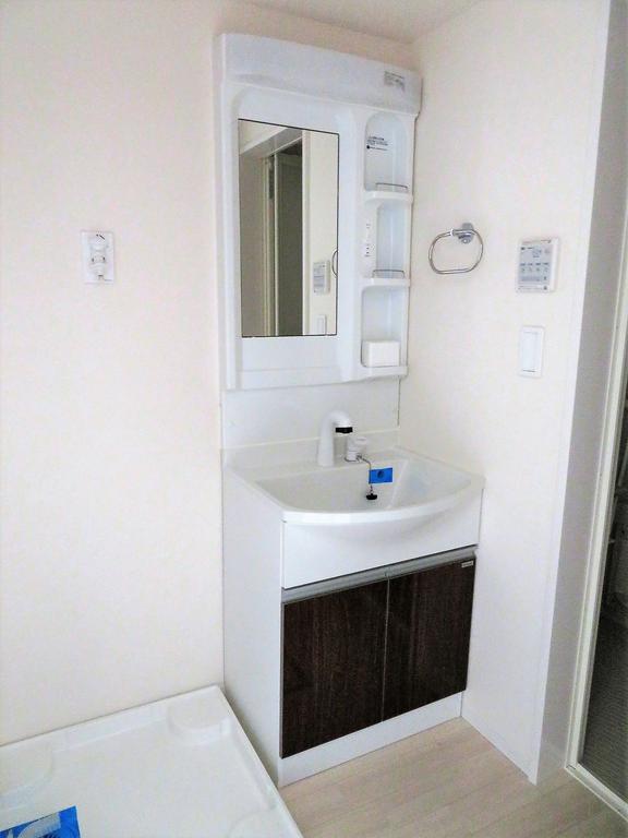 洗面設備　独立型洗面台です。忙しい朝に便利です☆