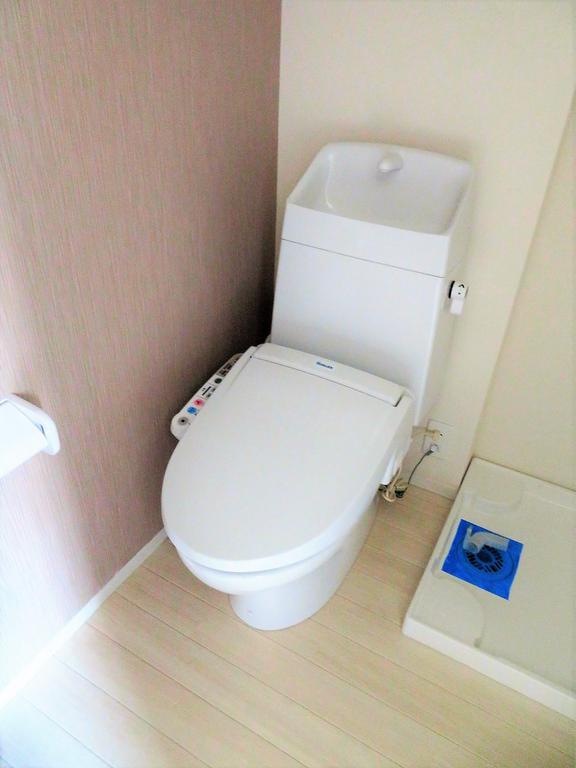 トイレ　ウォシュレット付きです。