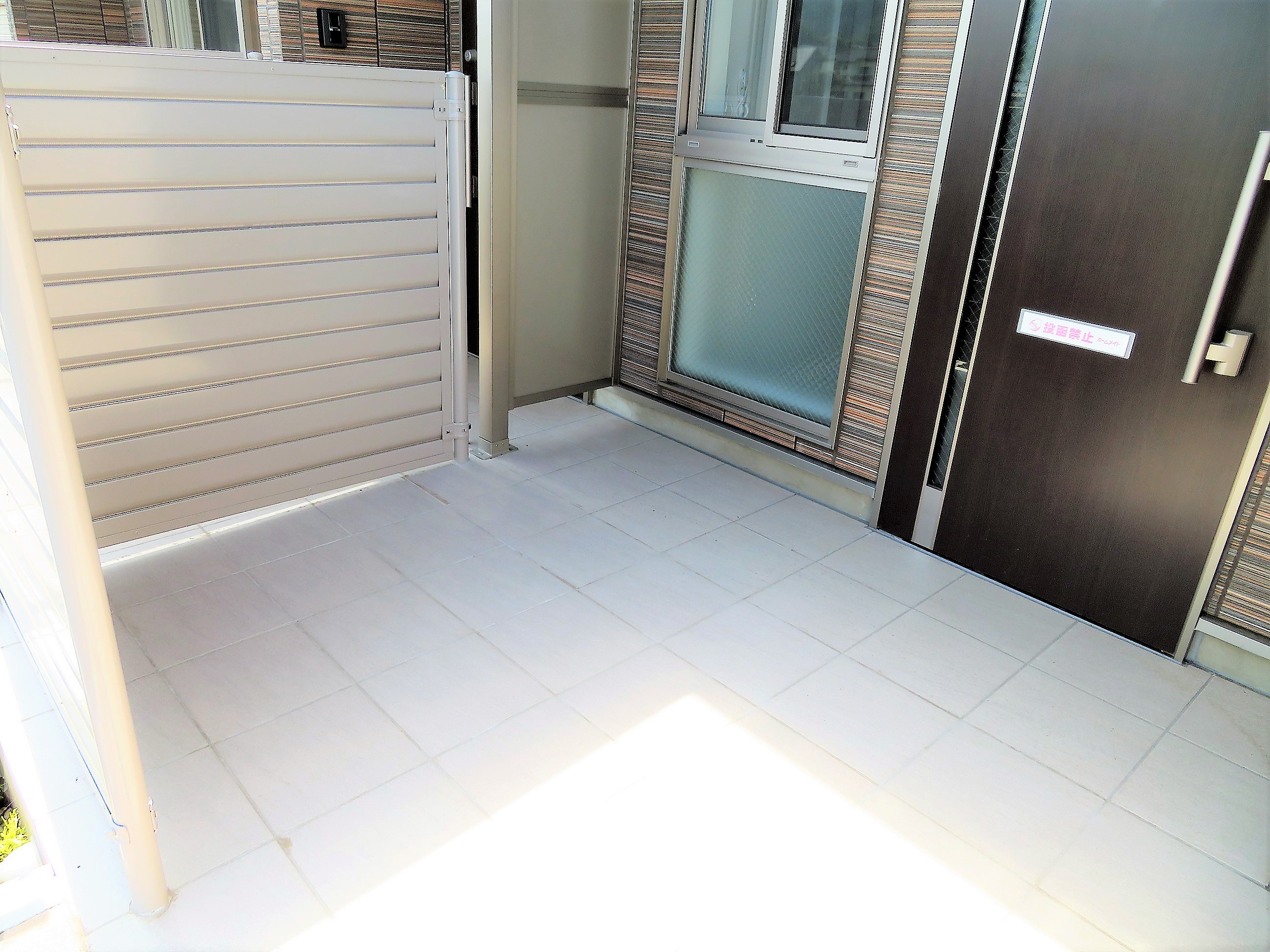 その他設備　玄関前は専用スペースになっております。