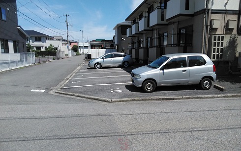 【キャッスルコートの駐車場】