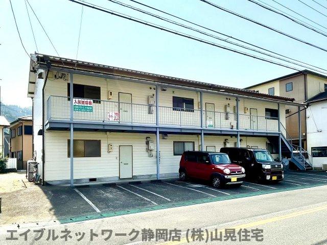 【静岡市葵区足久保口組のアパートの建物外観】