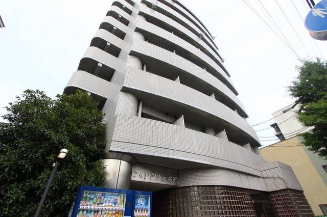 フィレンツェ名駅の建物外観