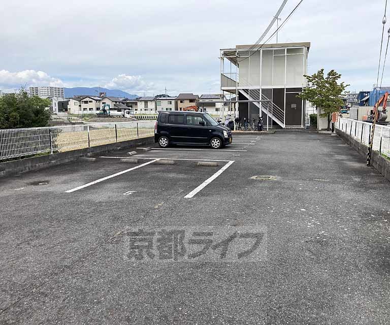 【大津市下阪本のアパートの駐車場】